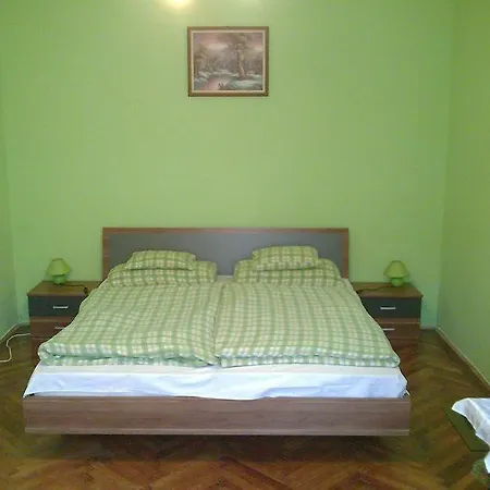 Azurro Hostel Budapest