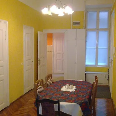 Azurro Hostel Budapest