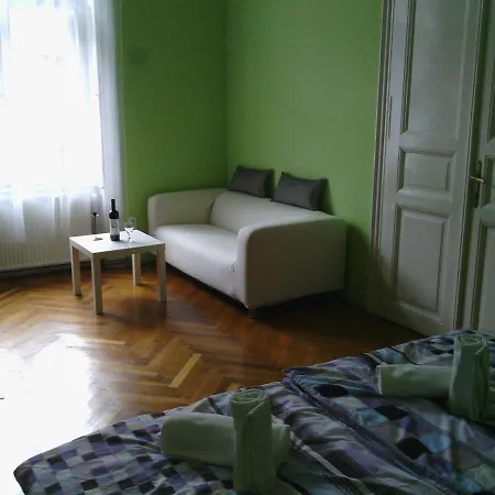 Azurro * Budapest