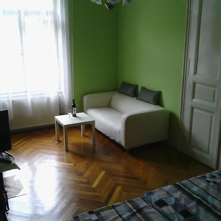 Azurro * Budapest