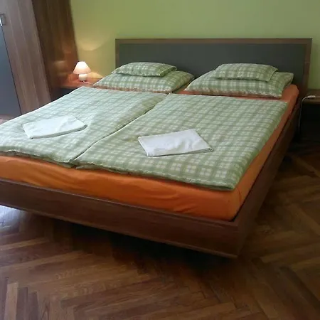 Azurro * Budapest