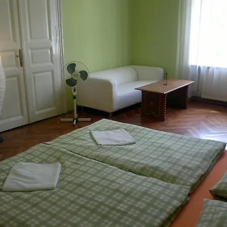 Azurro Hostel Budapest